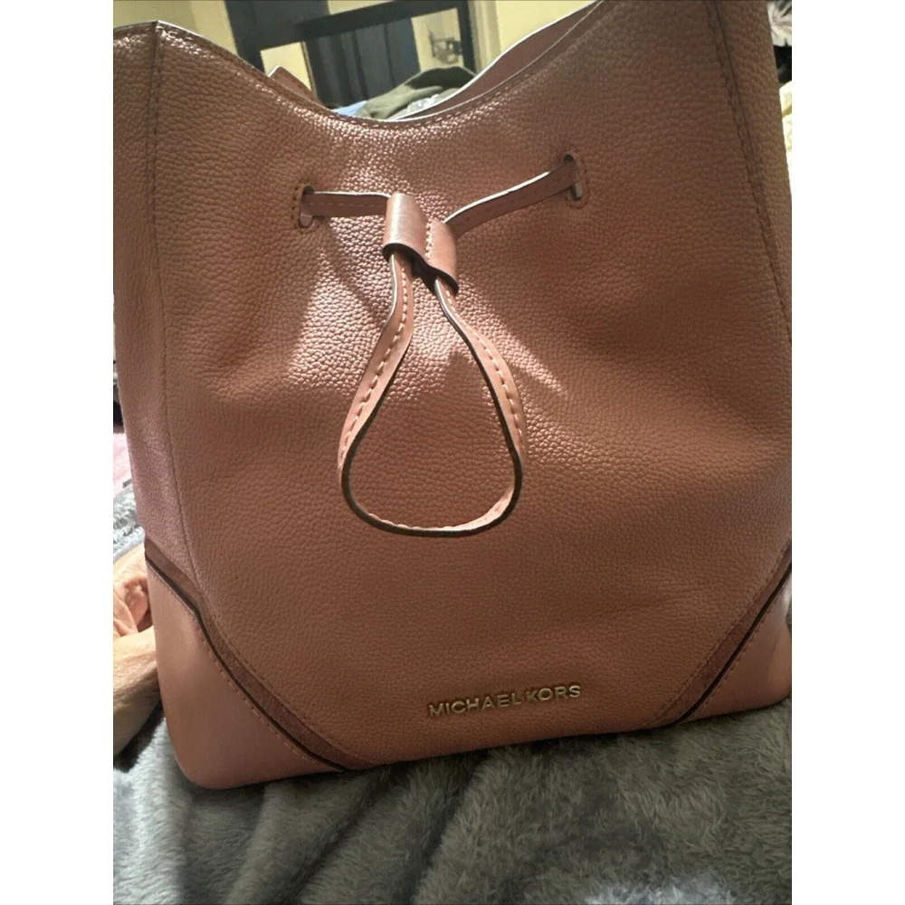 Michael Kors Nicole large Leather bucket bag MSRP $448 Pre-Loved Pink Salmon - Picture 3 of 14